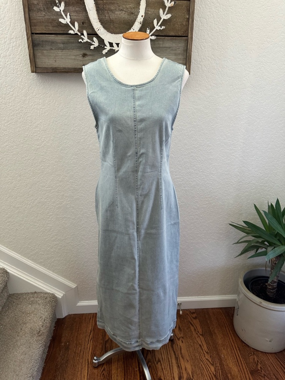 Free People Light Blue Stretchh Denim Midi Dress - Sleeveless Scoop Neck size 12
